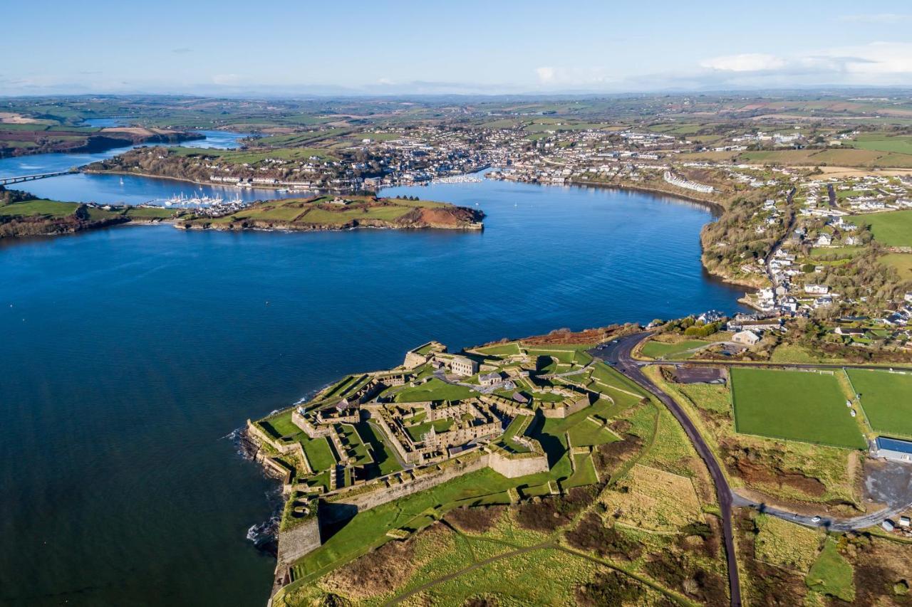 The Town House Kinsale, Hosted By Exquisite Holiday Homes, Sleeps 16 Exterior photo