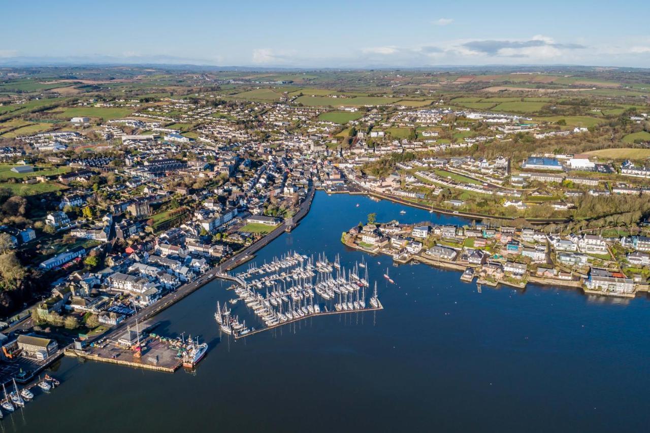 The Town House Kinsale, Hosted By Exquisite Holiday Homes, Sleeps 16 Exterior photo
