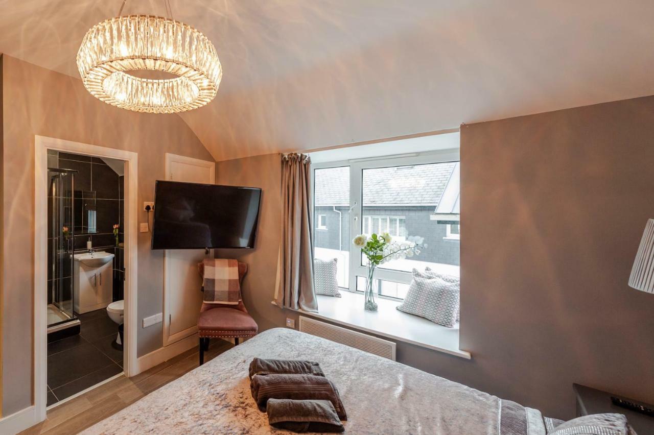 The Town House Kinsale, Hosted By Exquisite Holiday Homes, Sleeps 16 Exterior photo
