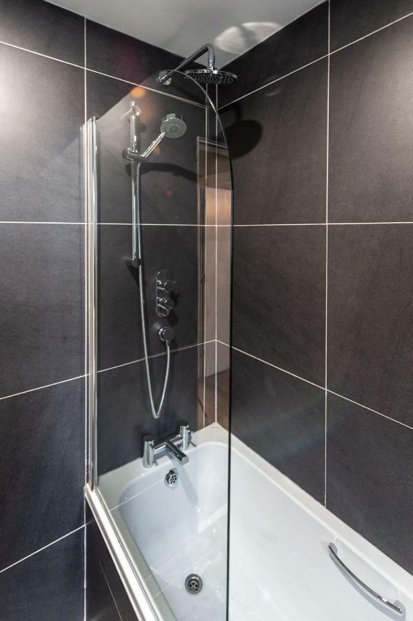 The Town House Kinsale, Hosted By Exquisite Holiday Homes, Sleeps 16 Exterior photo