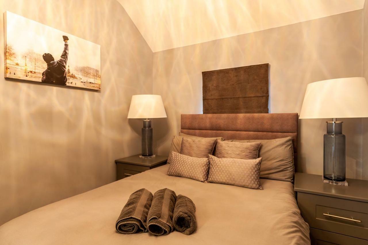 The Town House Kinsale, Hosted By Exquisite Holiday Homes, Sleeps 16 Exterior photo